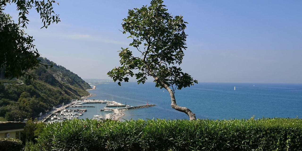 Residence Baia Vallugola Castel di Mezzo Luaran gambar