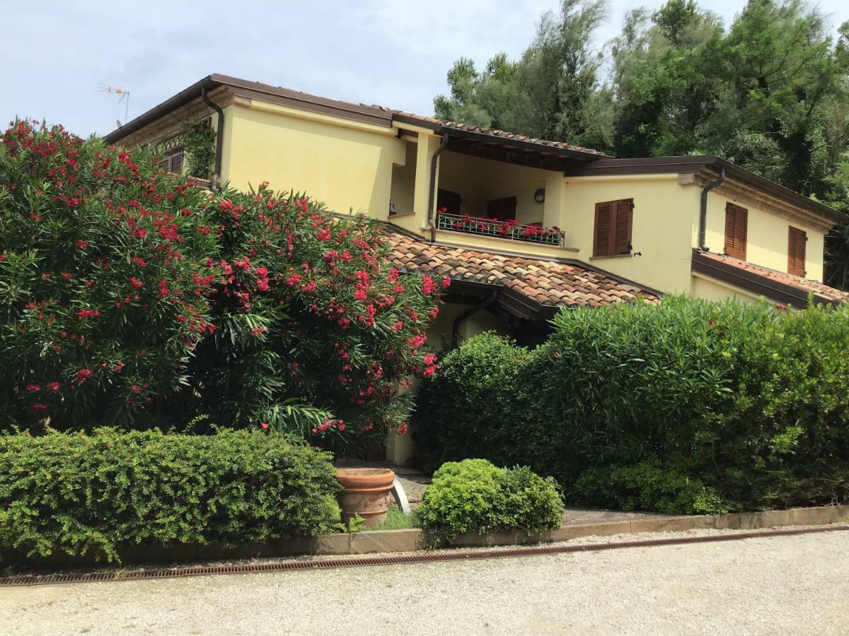 Residence Baia Vallugola Castel di Mezzo Luaran gambar